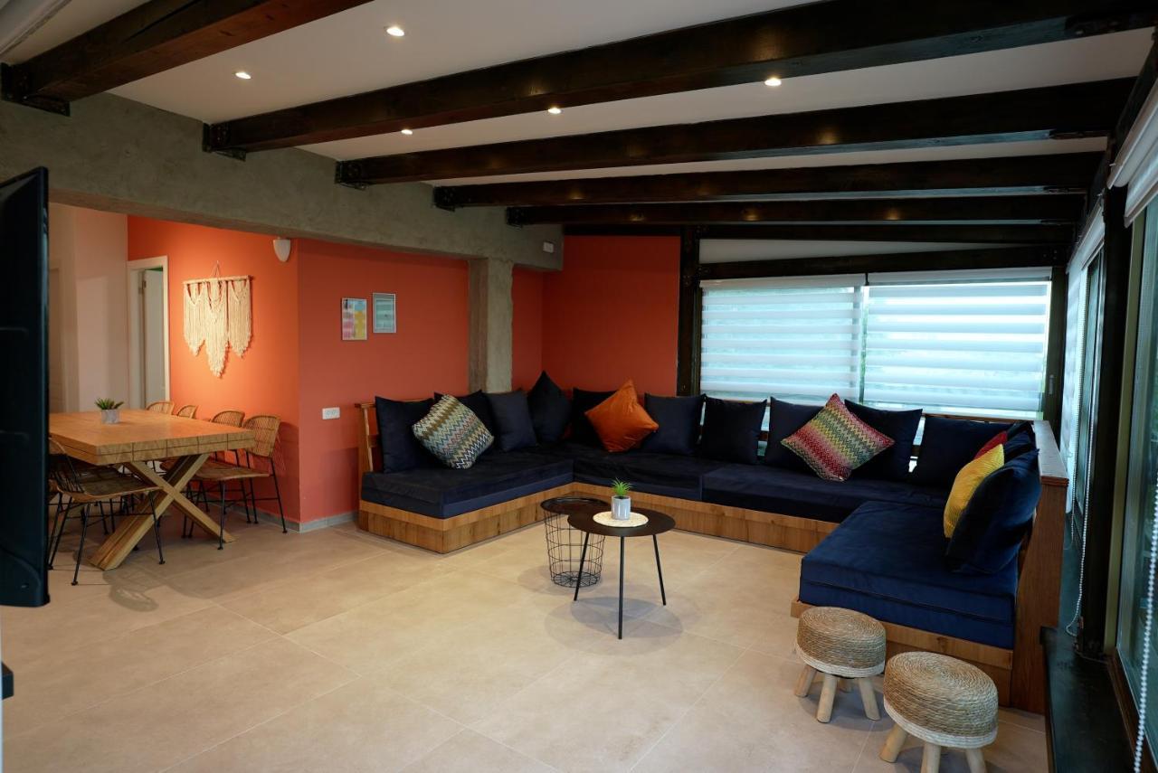 Guest house Rakefet - Traveler's House - *